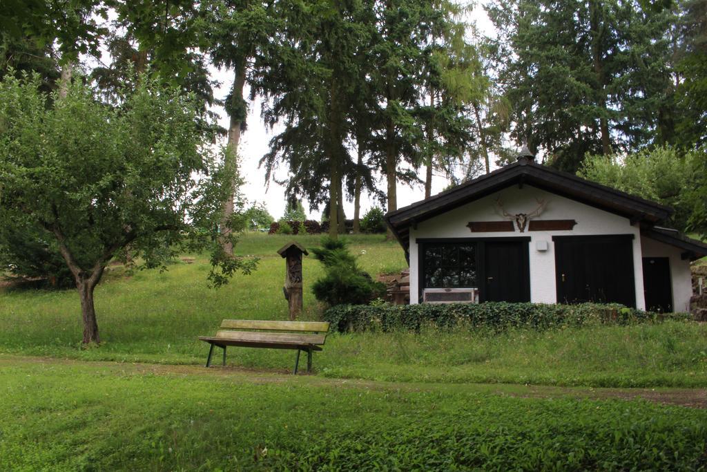 Hôtel Haus Am Wald à Eltmann Extérieur photo